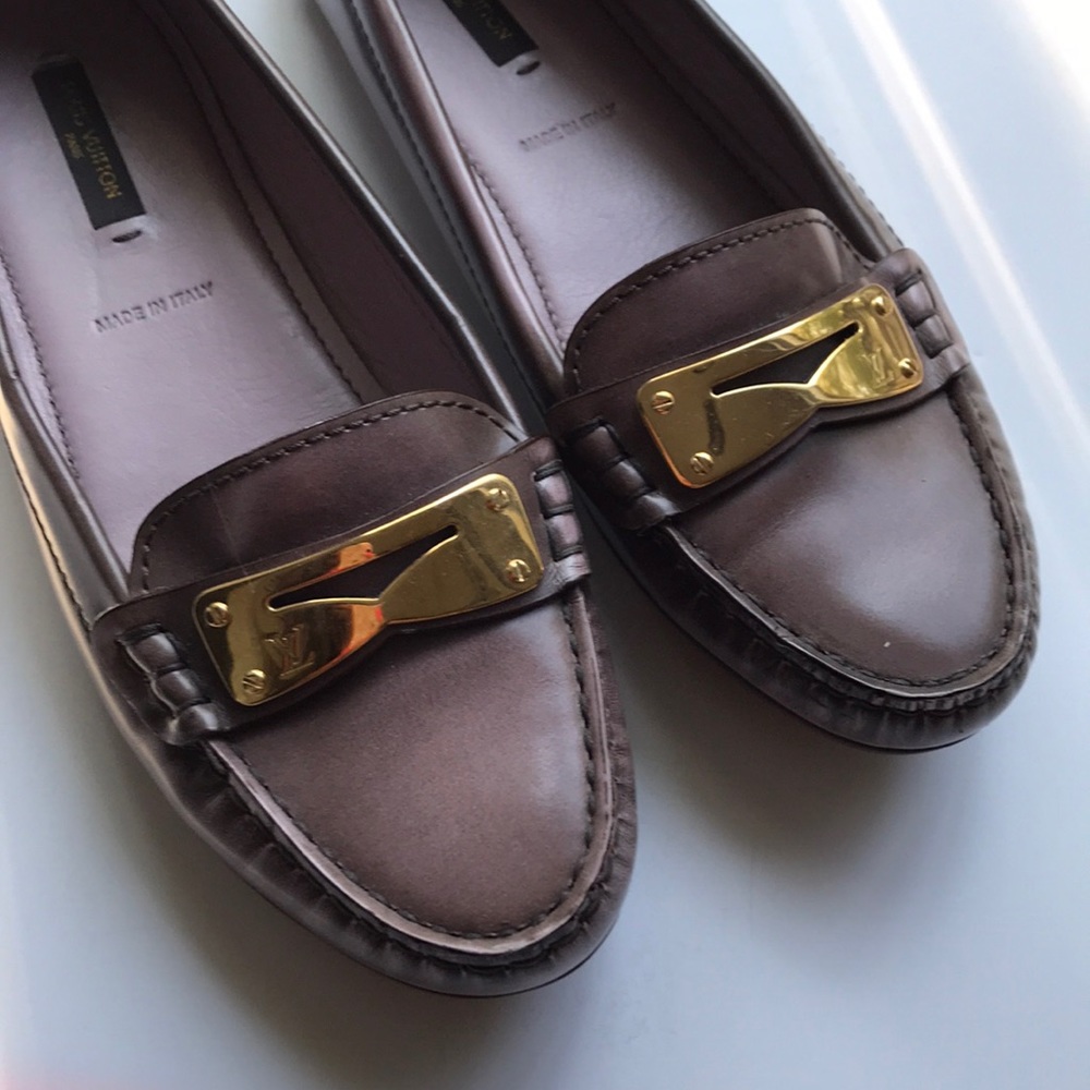 LOUIS VUITTON Distressed Lilac loafers 36.5  NEW. Too narrow for me
